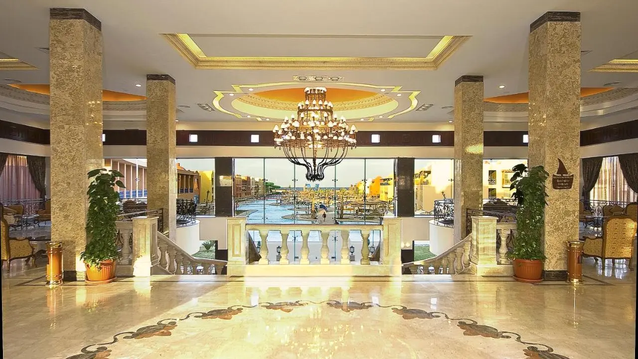 الفندق تيتانيك بيتش - الغردقة